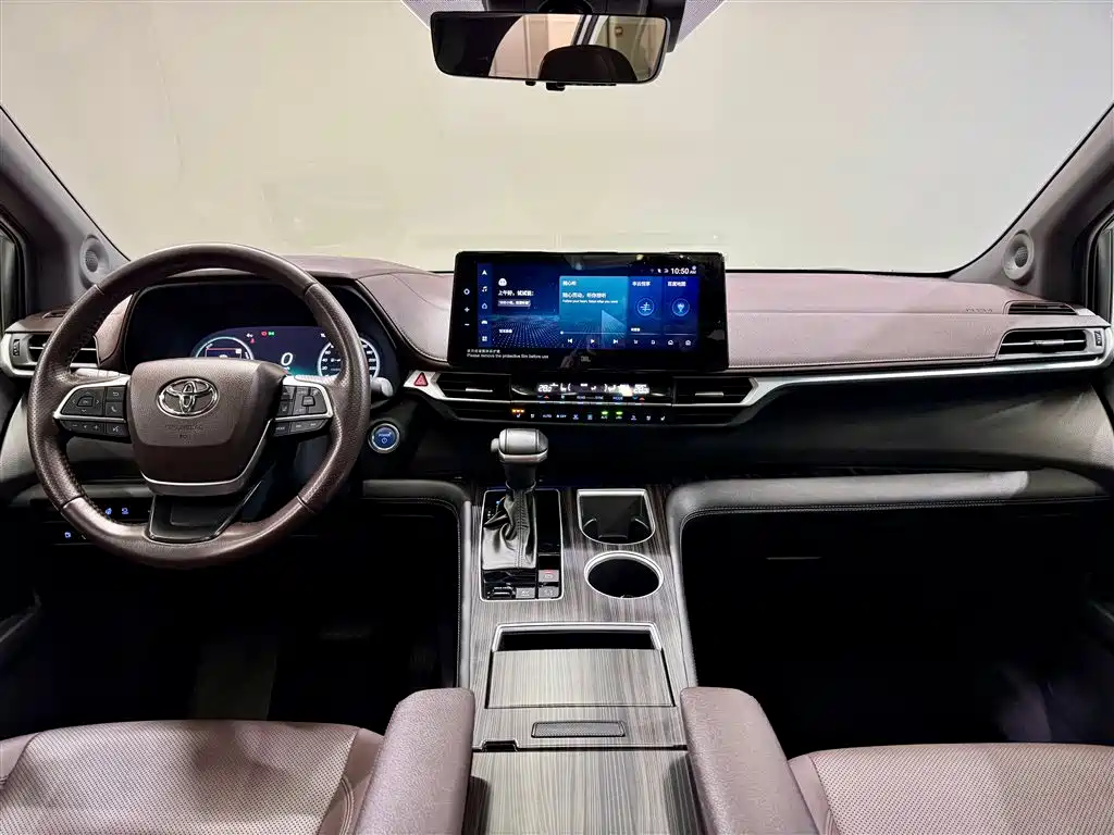 TOYOTA SIENNA