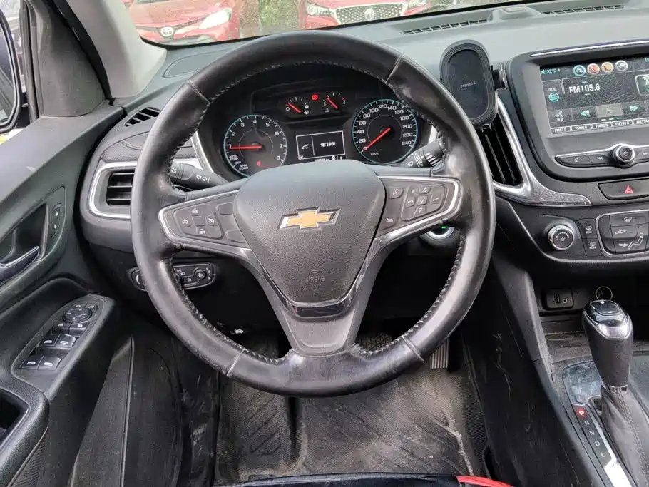 Photo 15 - Chevrolet Equinox