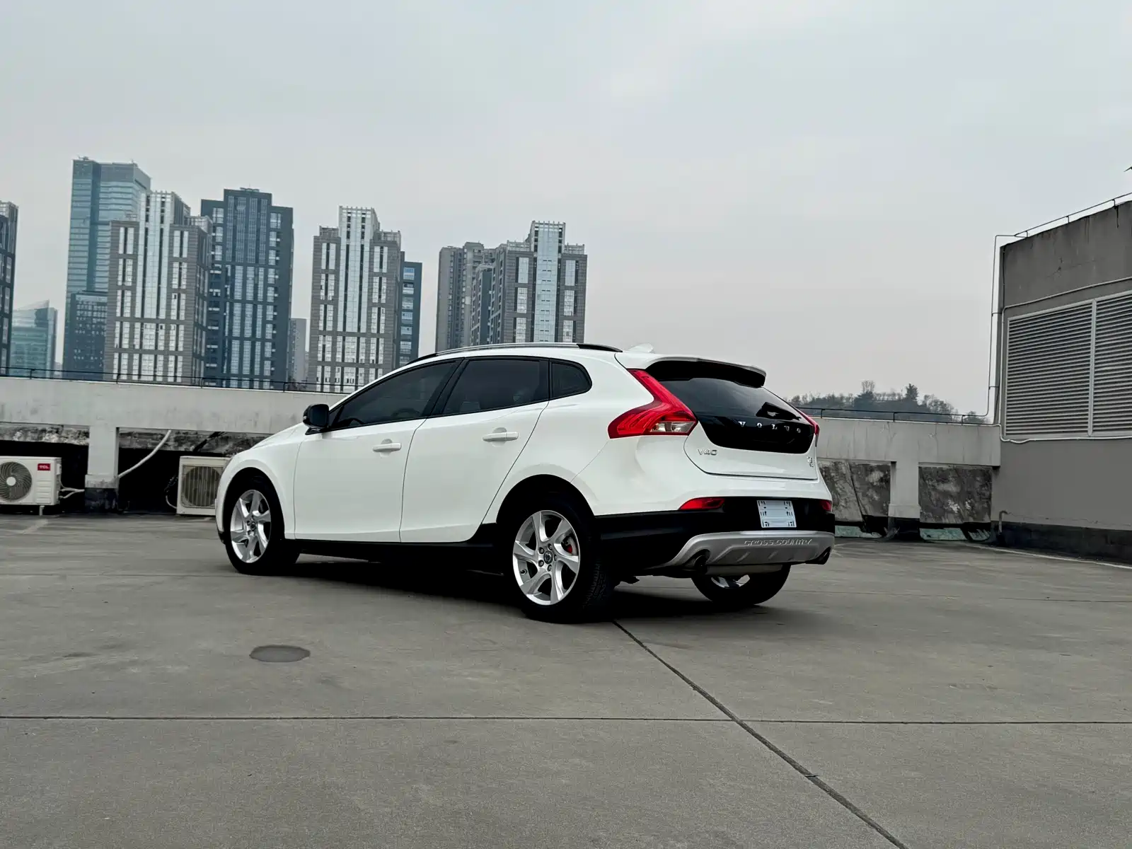 Photo 10 - Volvo V40