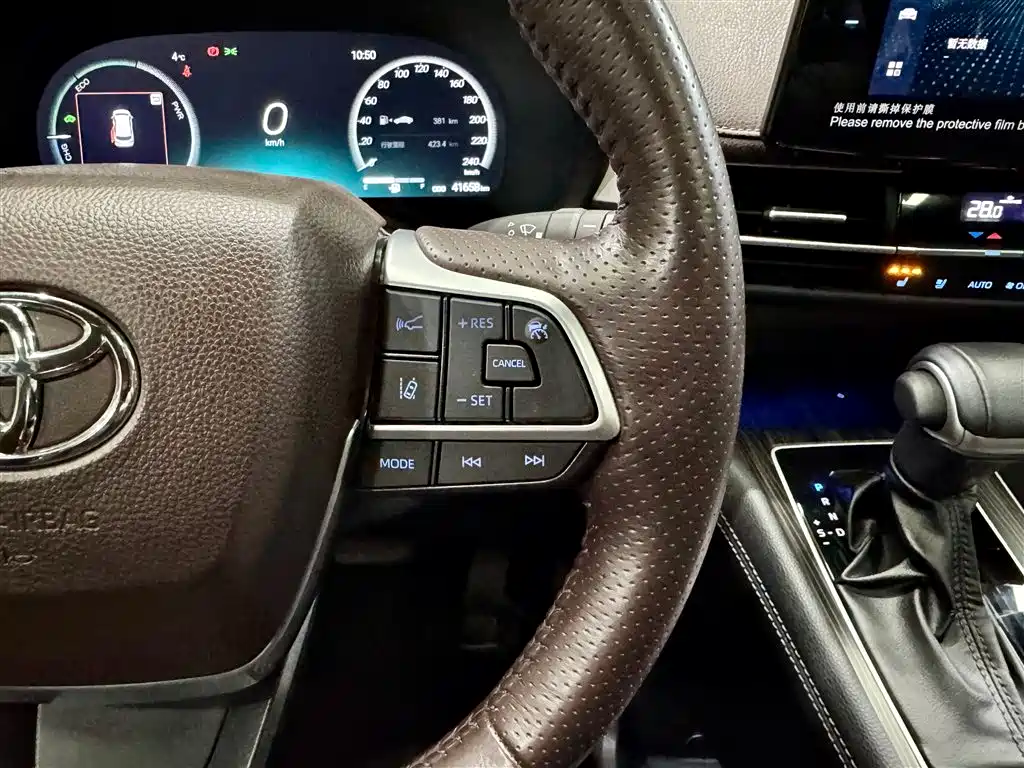 Toyota Sienna 2023 2.5L Hybrid Platinum Edition фото 23