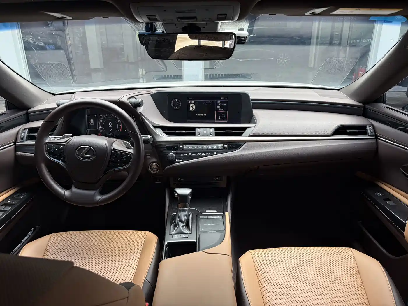 Фото 7 - Lexus ES
