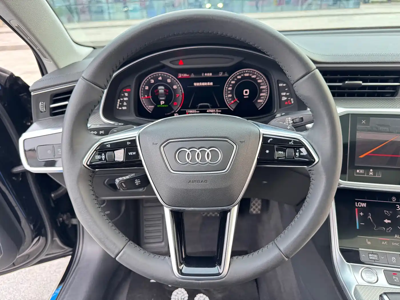 Фото 13 - Audi A6L