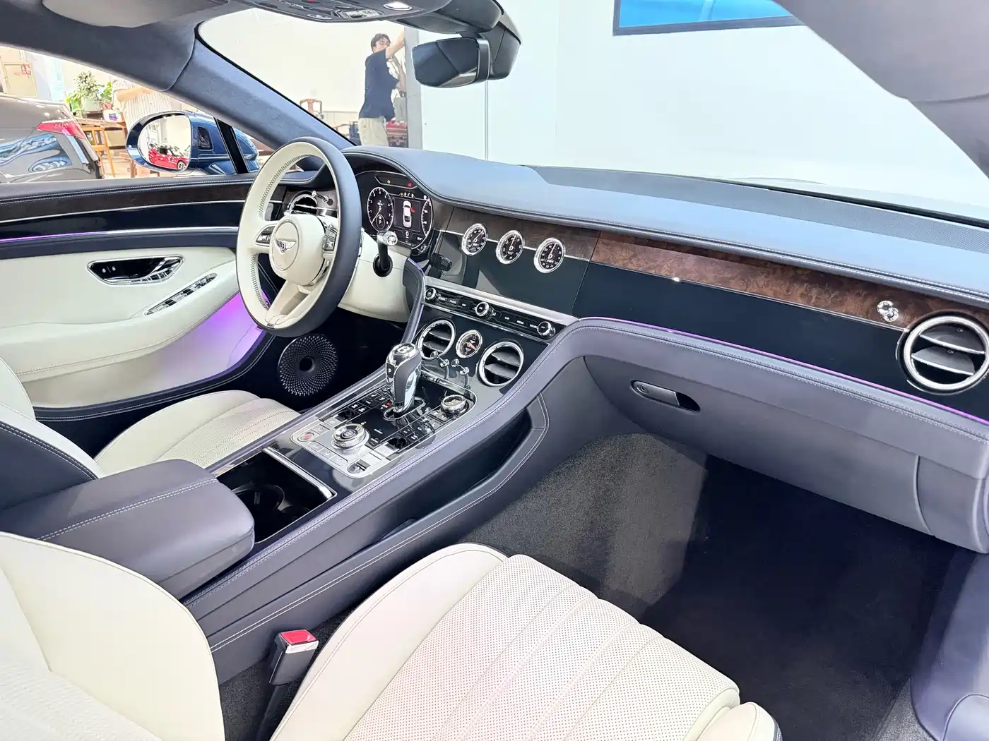 Bentley Continental 2023 2022 4.0T GT V8