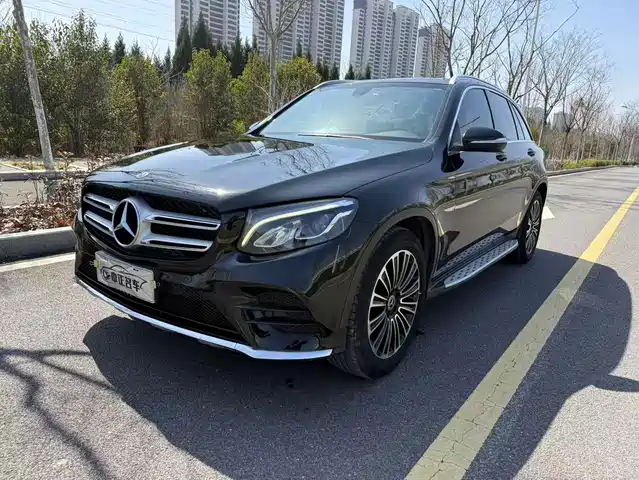 MERCEDES-BENZ GLC