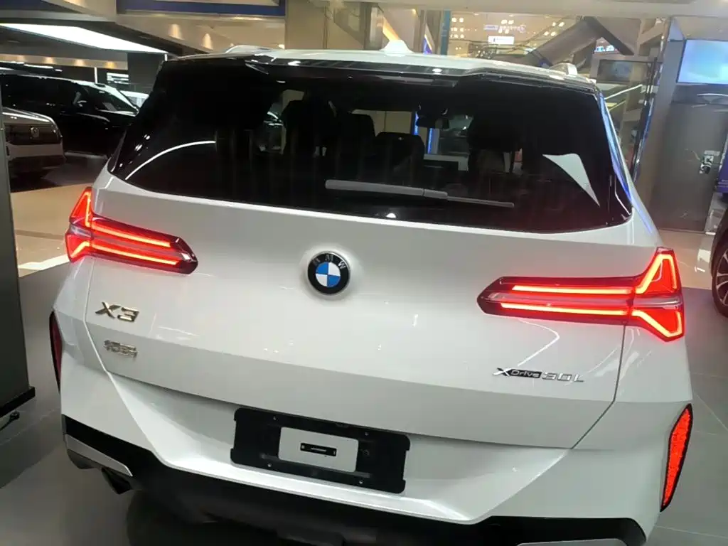 BMW X3 2026 2025 xDrive30L Leading M Sport Package