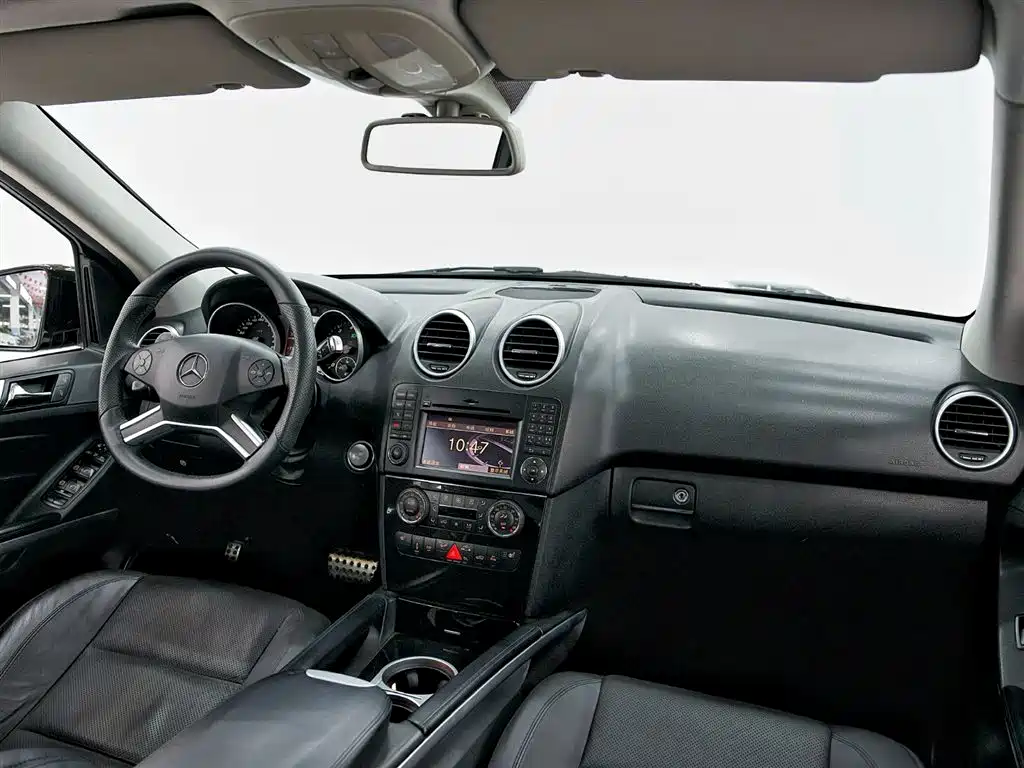 Mercedes-Benz M-Class AMG 2011 AMG ML 63 фото 9