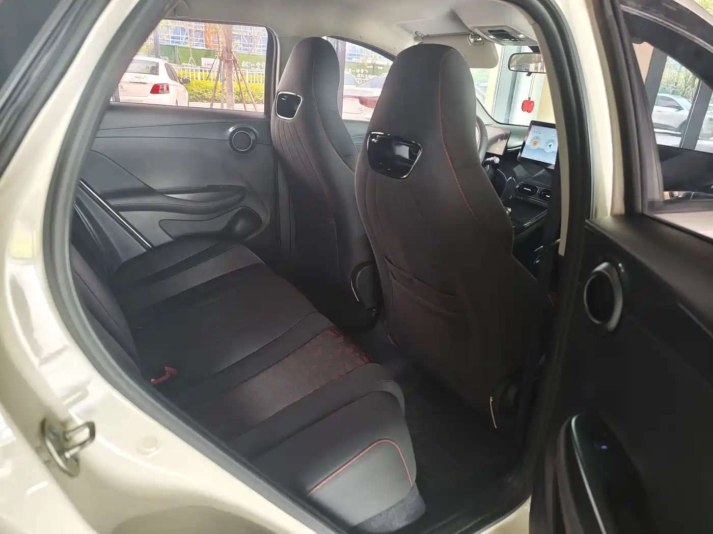 Photo 12 - BYD e2