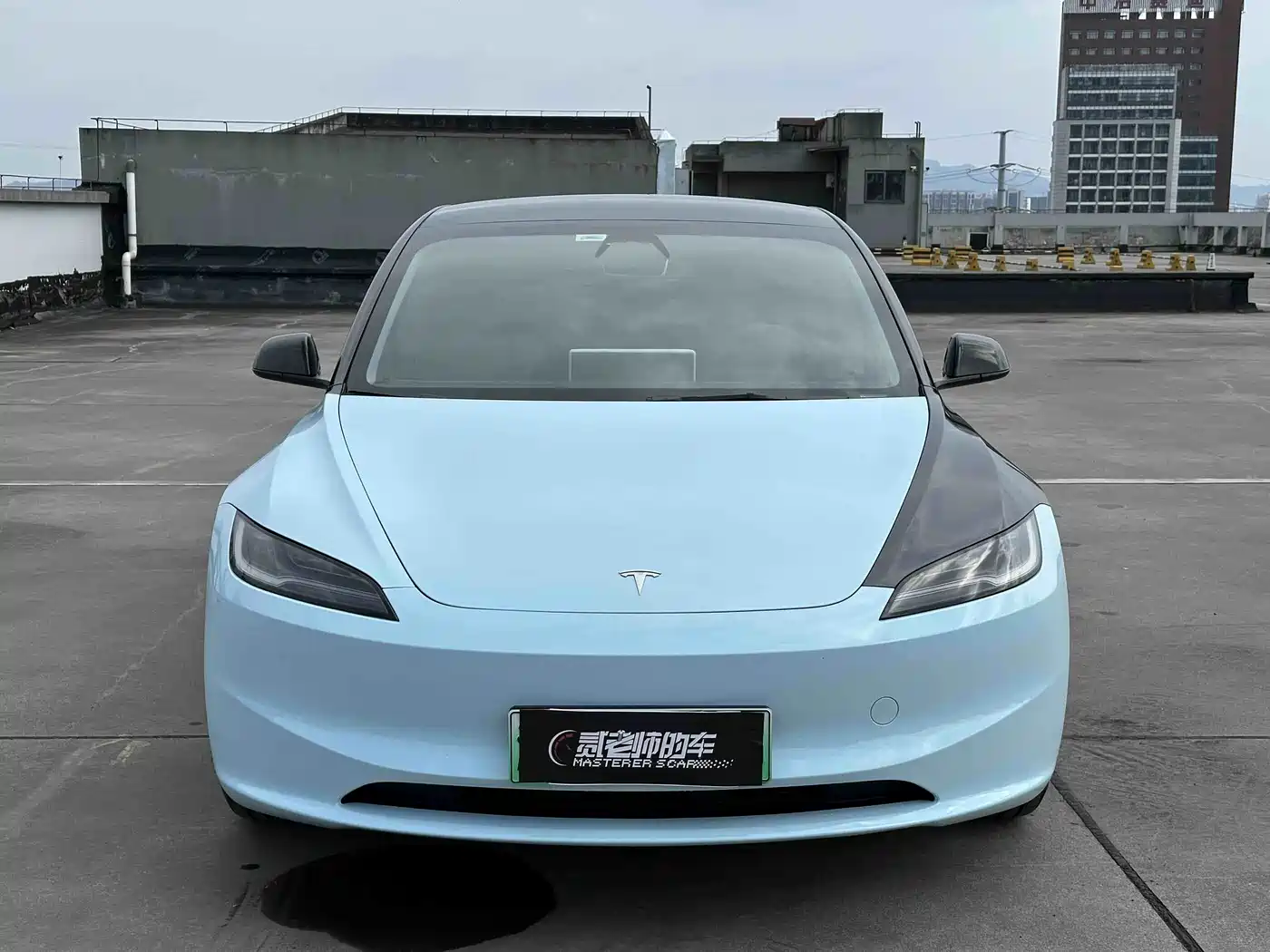 TESLA MODEL 3