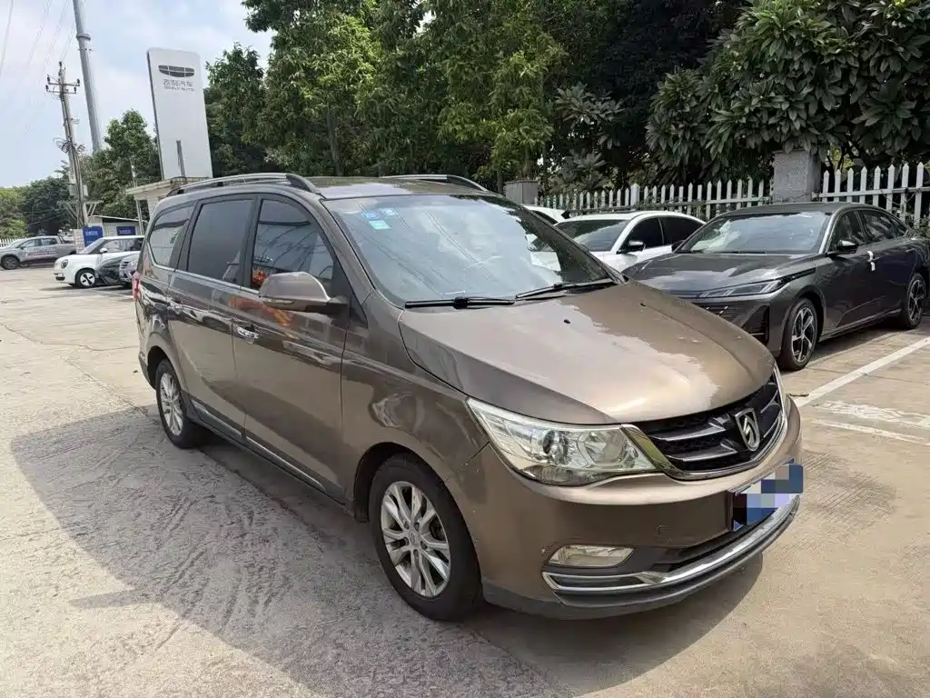 Фото 2 - Baojun 730