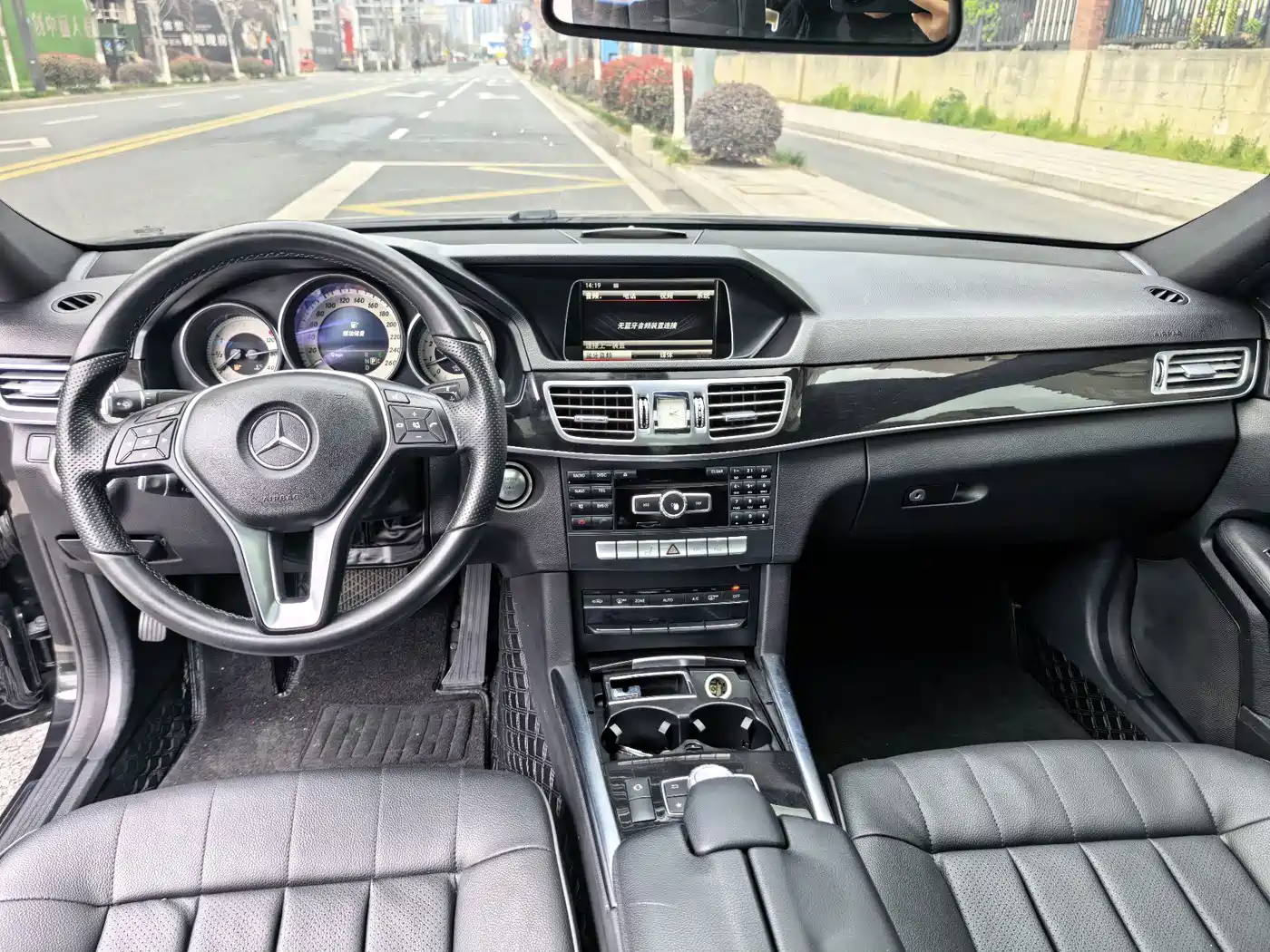 Mercedes-Benz E-Class 2015 E 260 L Sport Fashion фото 7