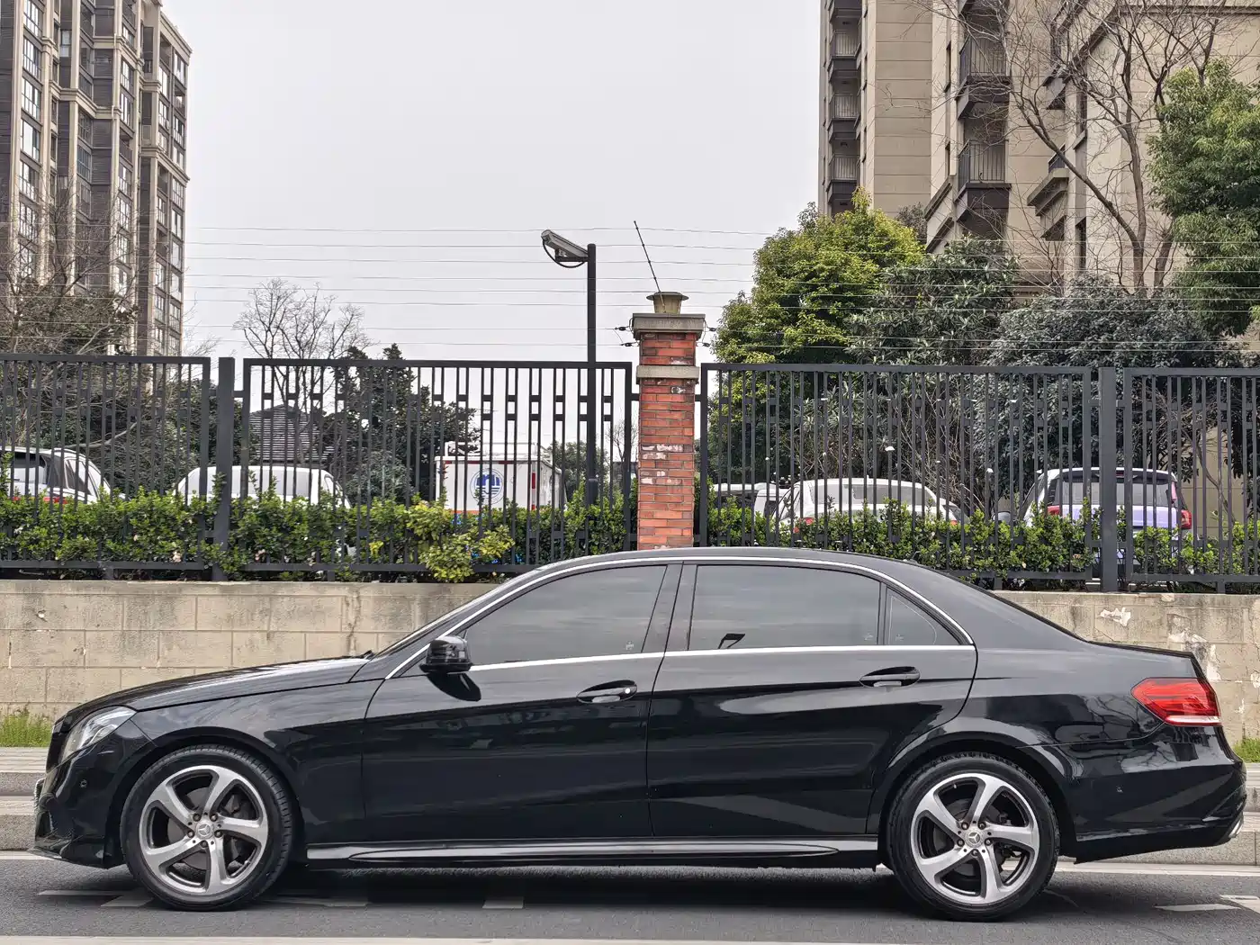 Mercedes-Benz E-Class 2015 E 260 L Sport Fashion фото 4