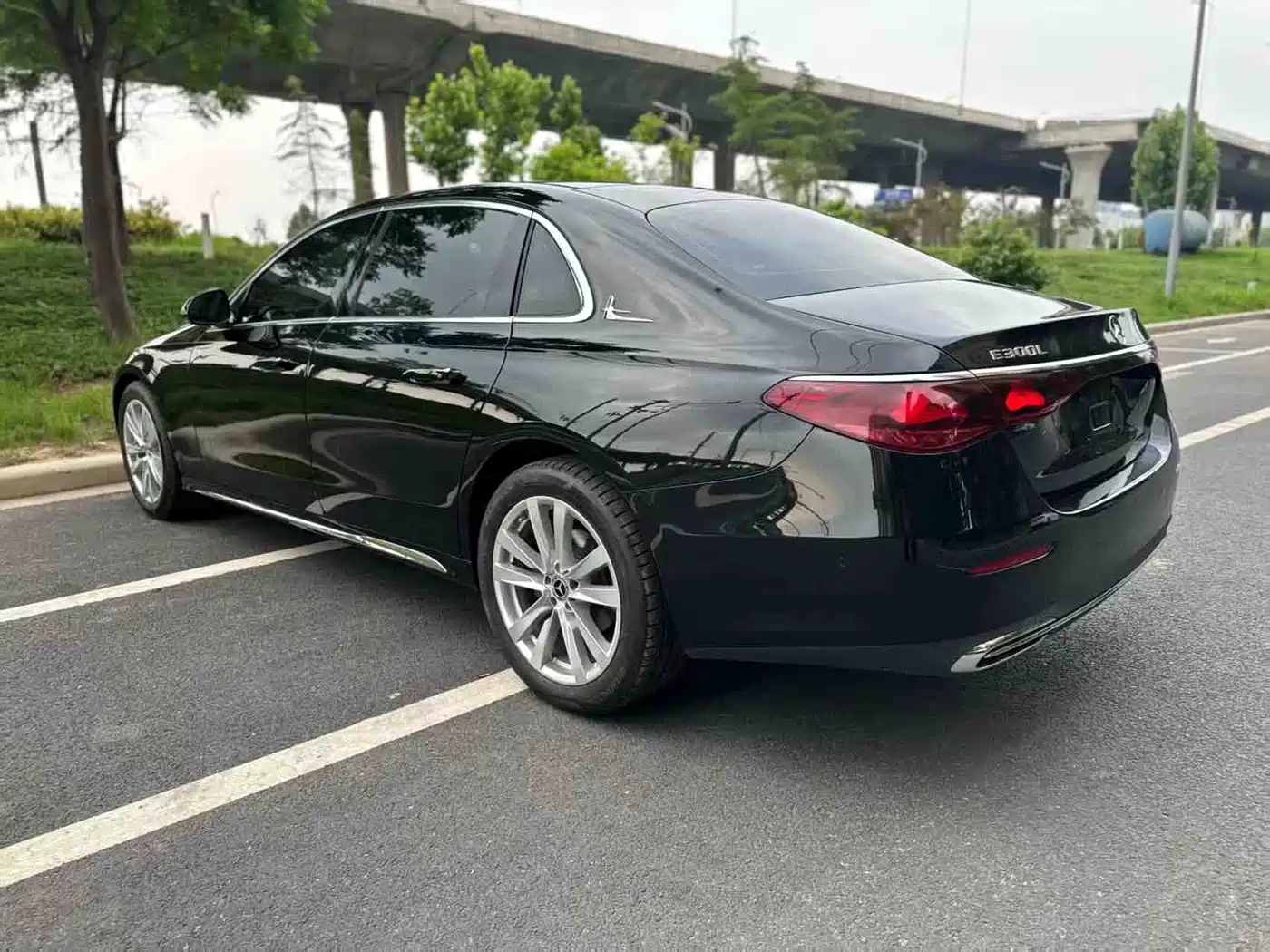 Mercedes-Benz E-Class 2024 Model E 260 L фото 7