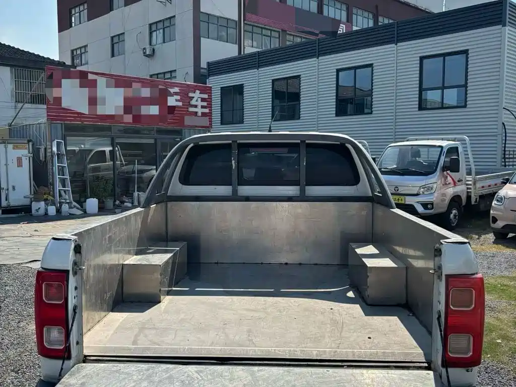 JAC Motors JAC T8 2018 2018 Model 2.0T Diesel 2WD Luxury Large Double HFC4DB2-1D1