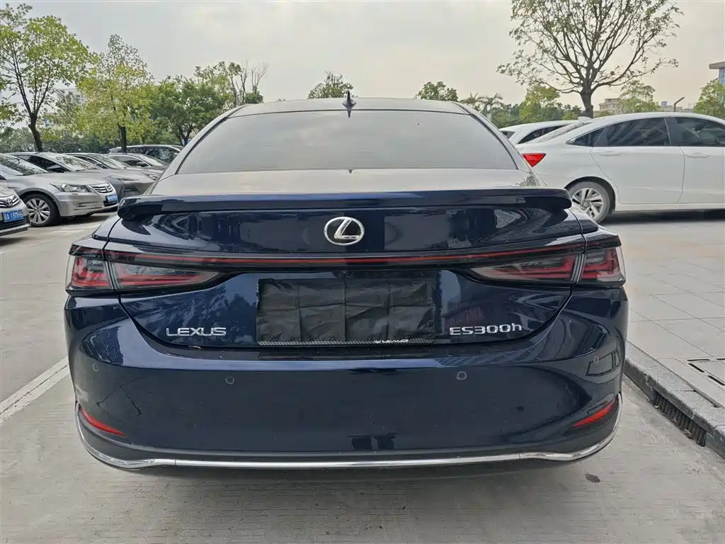 Lexus ES 2025 2025 200 Ultimate Edition