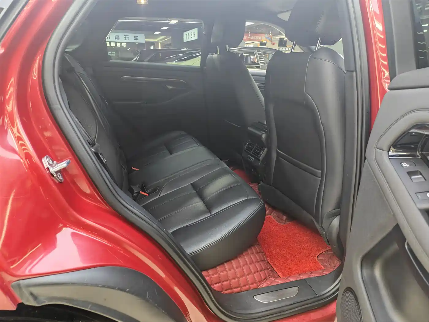 Land Rover Range Rover Evoque 2020 249PS R-DYNAMIC SE Sport Tech Edition фото 6