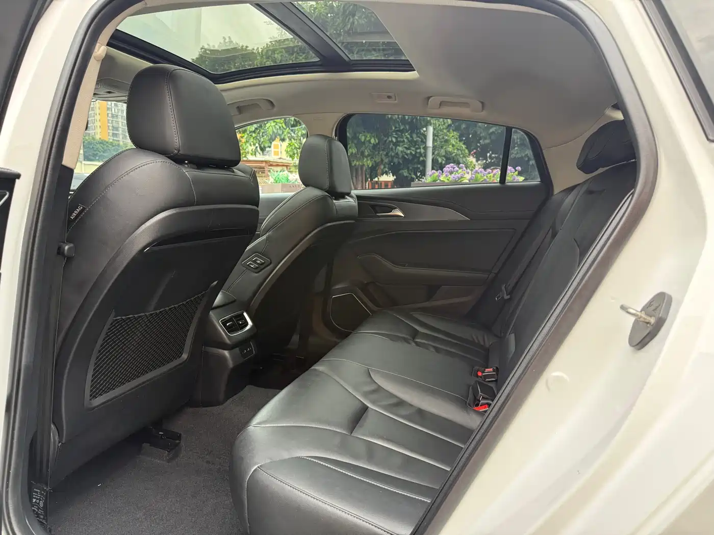 Hongqi H5 2022 Classic 1.5T DCT Flag Rhythm Edition фото 23