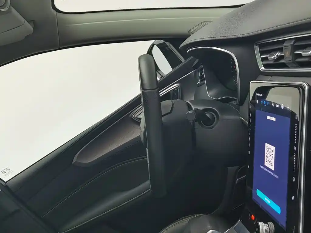 Фото 22 - Roewe RX5