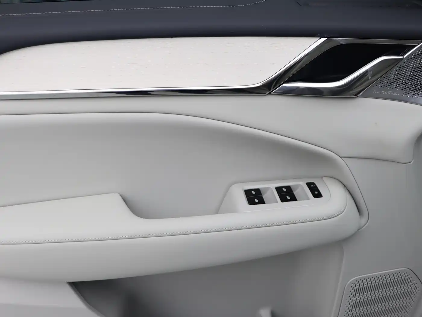 Volvo EM90 2025 2025 Ultra Six-Seater