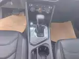 Photo 15 - Volkswagen Tiguan L