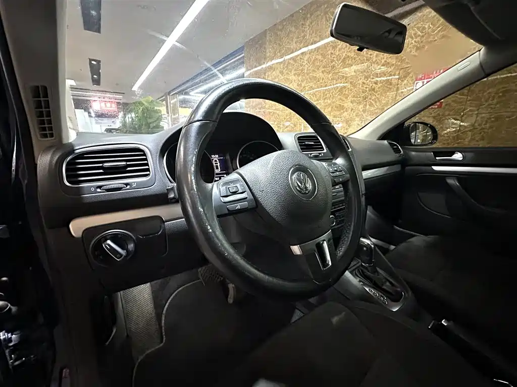 Volkswagen Golf (Import) 2011 1.4TSI Comfort Wagon фото 17