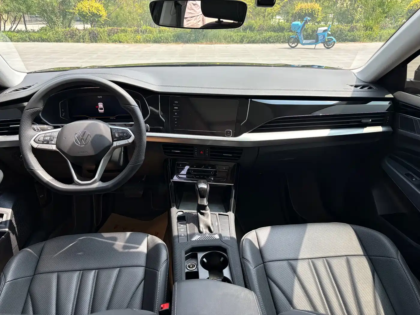 Volkswagen Passat 2025 2025 Outstanding 380TSI Dragon Soaring Edition