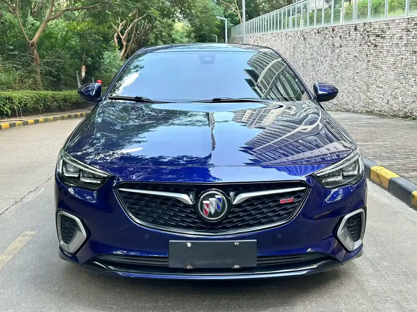 Photo 2 - Buick Regal