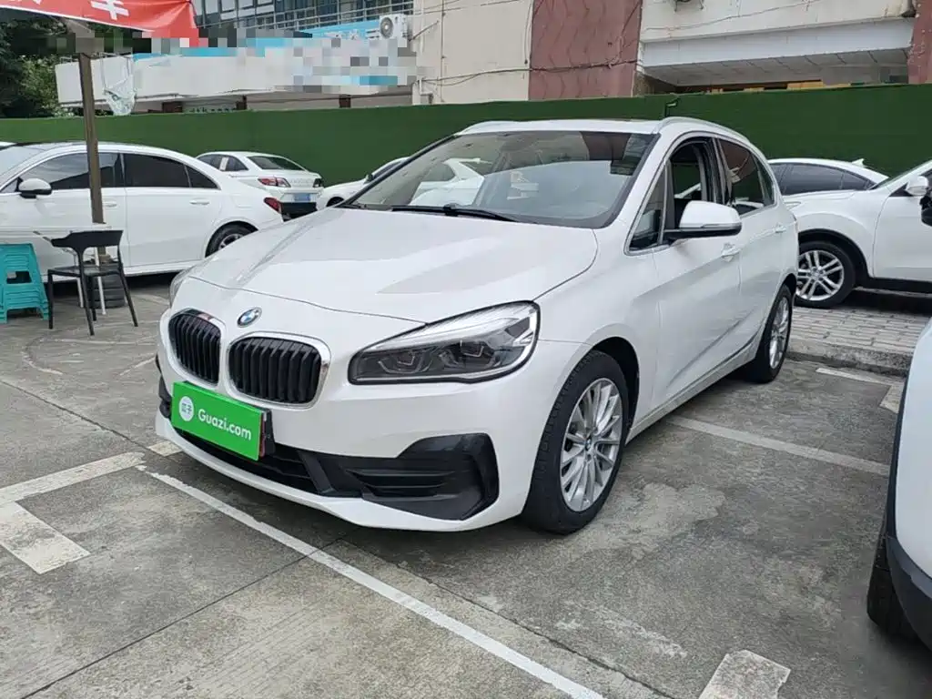 Фото 2 - BMW 2 Series Touring