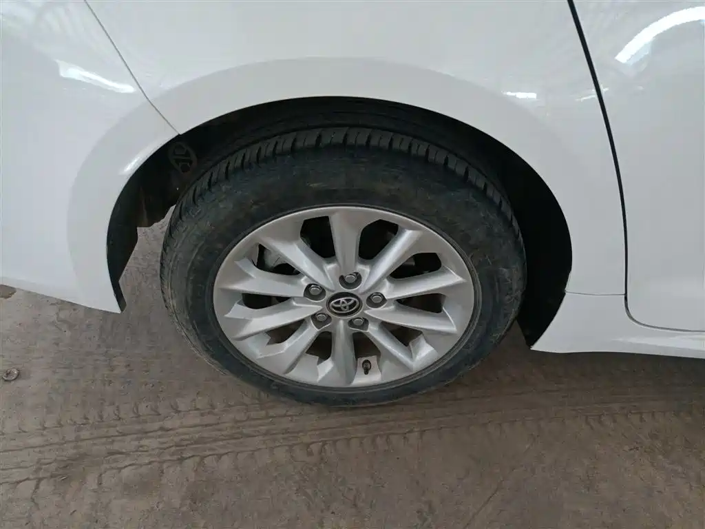Toyota Corolla 2021 1.2T S-CVT Luxury Edition фото 26
