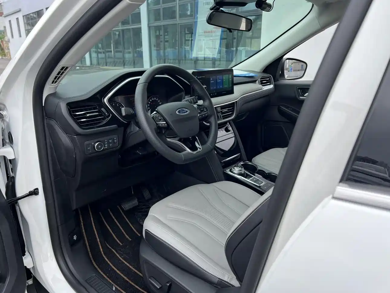 Ford Escape 2023 2024 Model EcoBoost 245 2WD Premium Edition