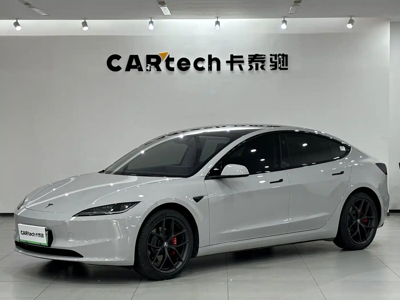 Tesla Model 3 2026 2025 Model Year Facelift Rear-Wheel Drive