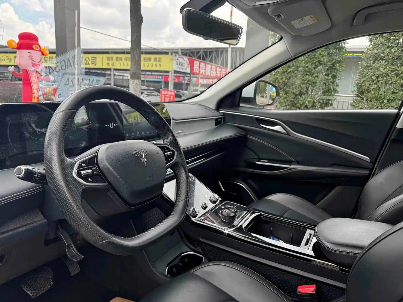 NEZHA AUTOMOBILE NEZHA U