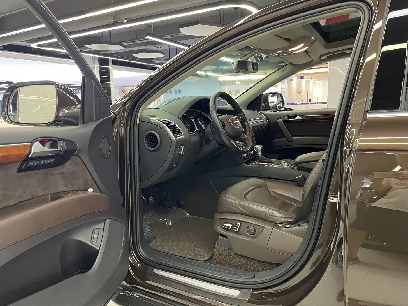 Фото 8 - Audi Q7