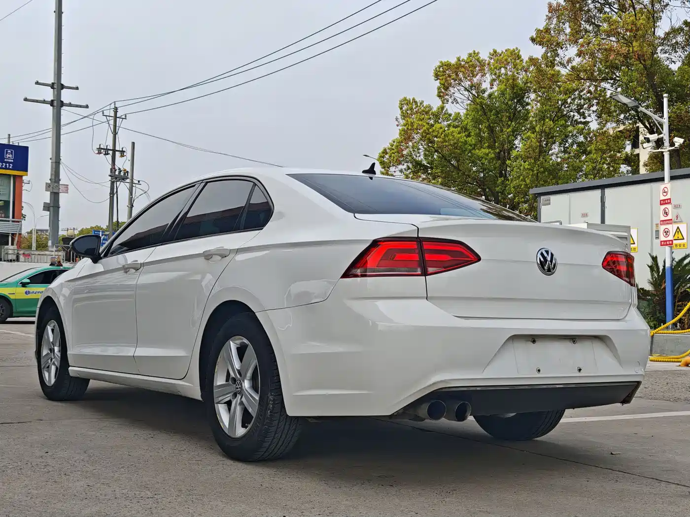 Volkswagen Lamando 2015 230TSI DSG Style фото 6