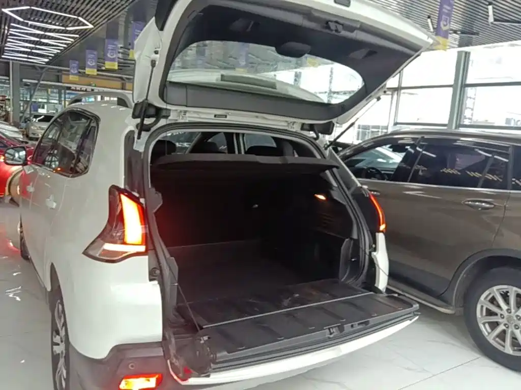 Peugeot 3008 2017 2016 1.6THP Automatic Classic Edition