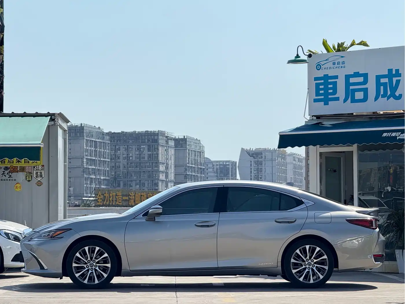 Фото 3 - Lexus ES