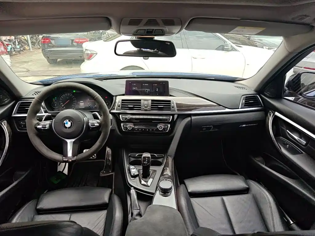 Фото 10 - BMW 3 Series