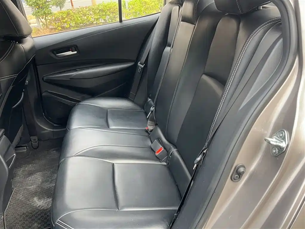 Toyota Corolla 2021 Hybrid 1.8L E-CVT Pioneer Edition фото 16