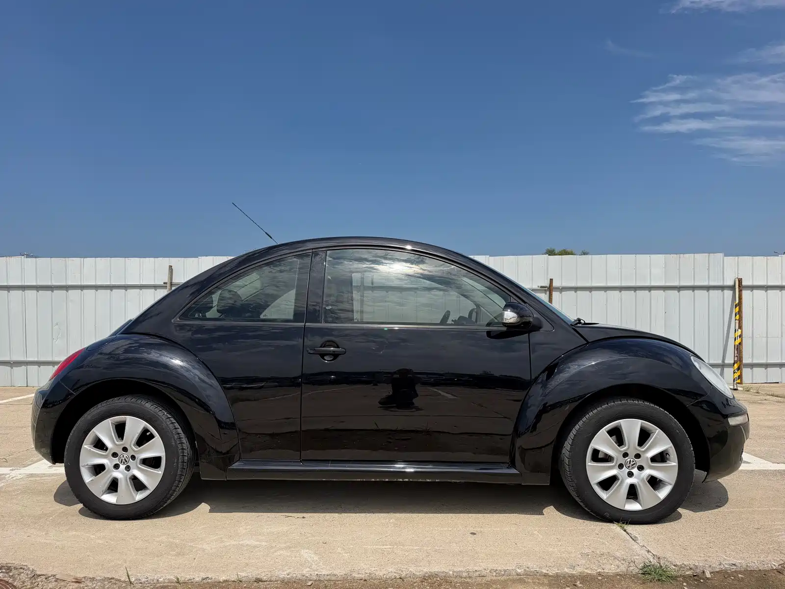 Photo 8 - Volkswagen Beetle