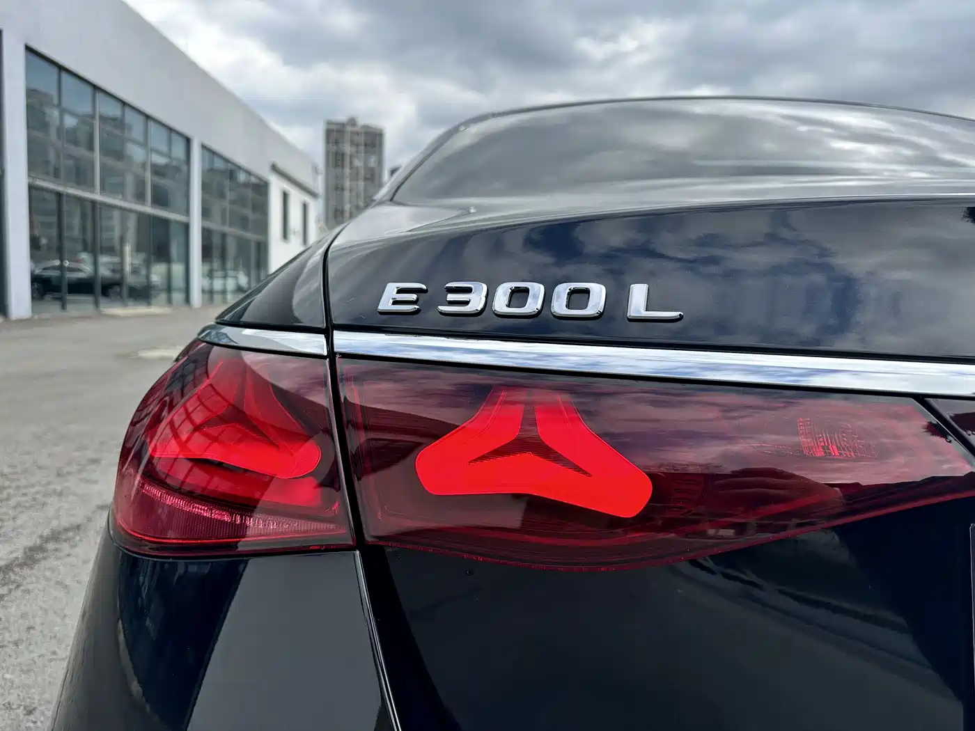 Mercedes-Benz E-Class 2025 E 300 L Fashion фото 15