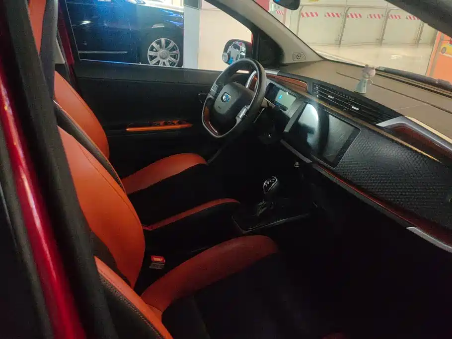 Geely Yuanjing X1 2017 2017 1.3L Auto Fun Edition