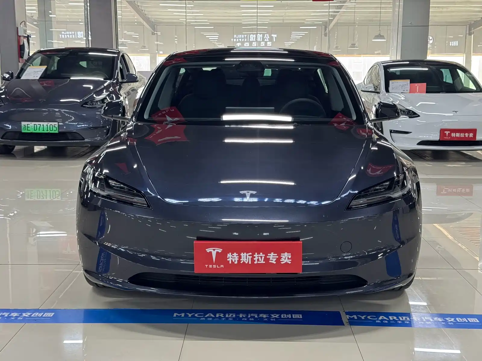 Фото 2 - Tesla Model 3