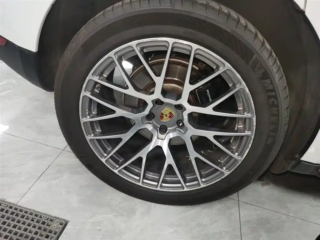 Porsche Macan 2017 Macan 2.0T фото 26