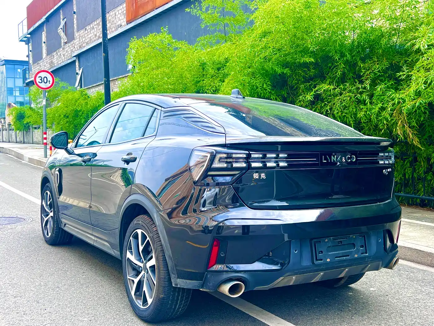 Lynk & Co 05 2020 2.0TD 4WD Halo Edition фото 2
