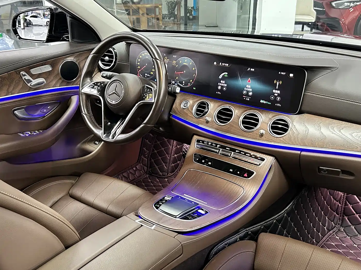 Mercedes-Benz E-Class 2023 E 260 L фото 12