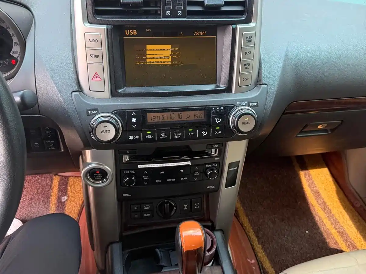 Фото 9 - Toyota Prado
