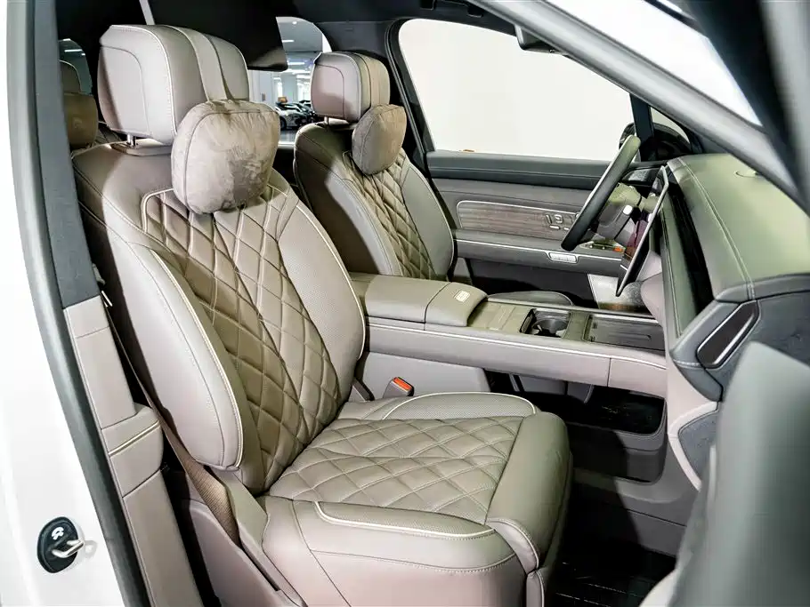 NIO ES8 2026 2025 Model 6-Seat Executive Luxury Edition