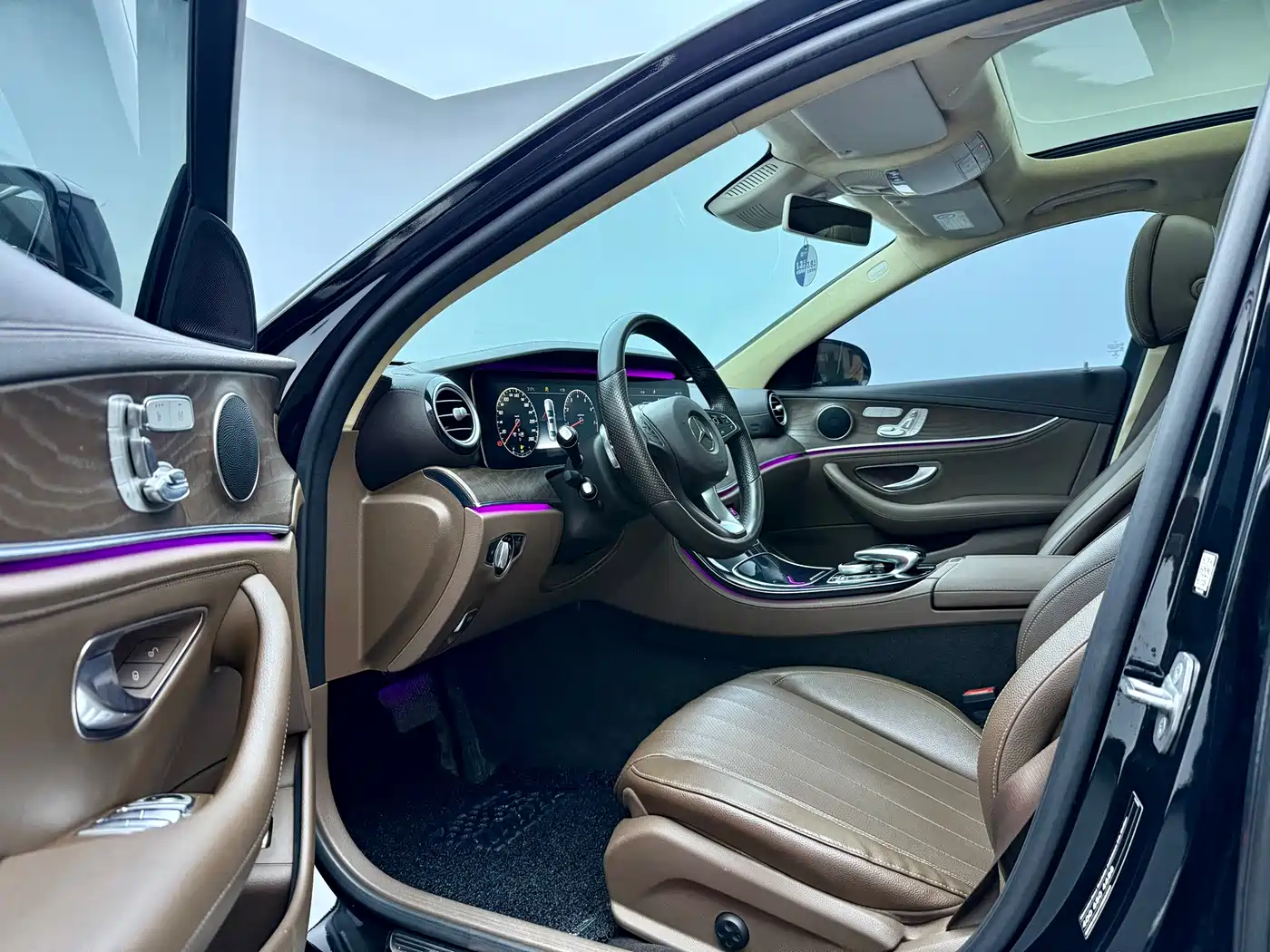 Mercedes-Benz E-Class 2017 E 300 L Luxury фото 5
