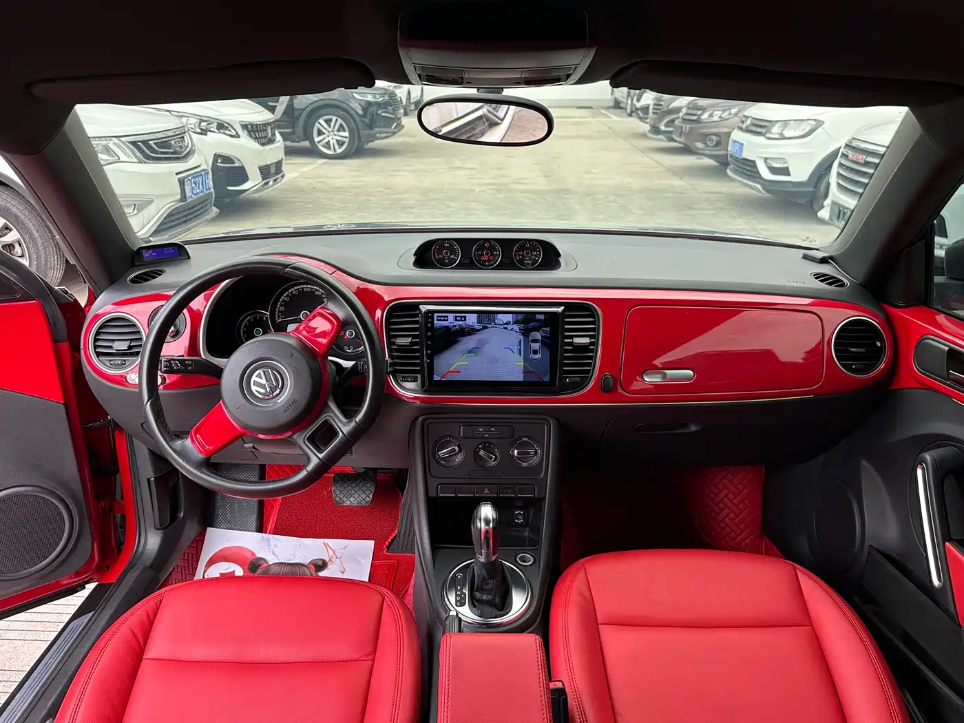 Volkswagen Beetle 2013 1.4TSI Fender Rock Edition фото 7
