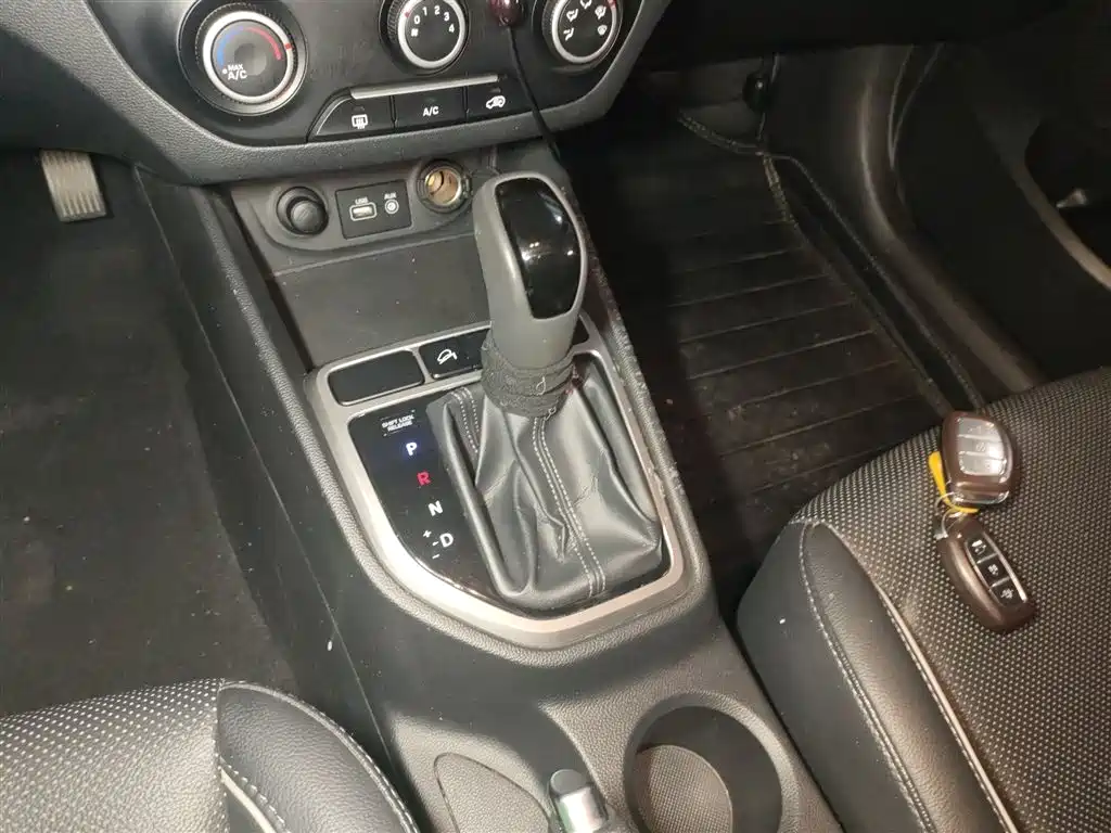 Hyundai Beijing Hyundai ix25 2015 1.6L Automatic 2WD Smart GLS фото 6