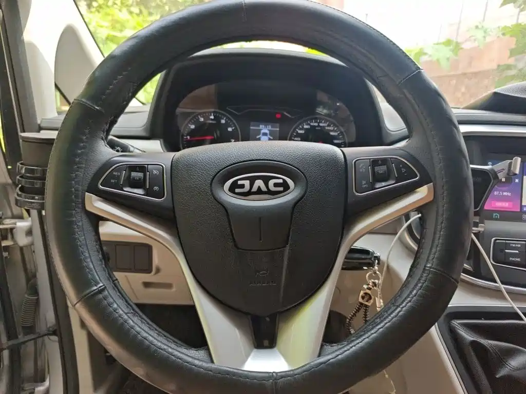 JAC Refine Refine M4 2021 2021 2.0L Manual Business Edition